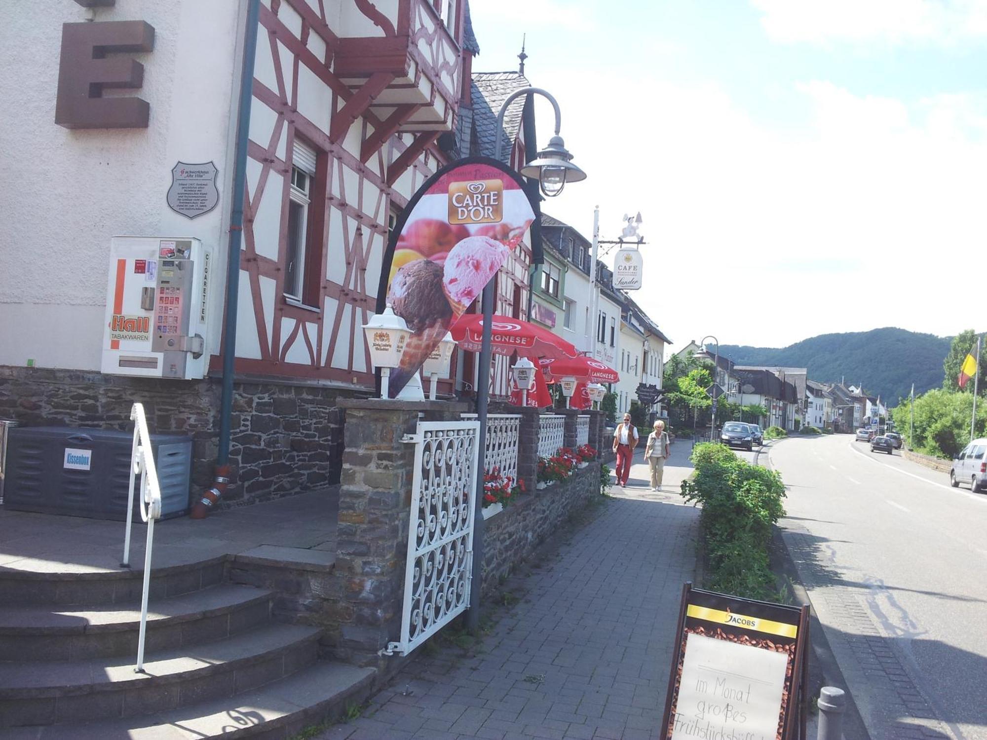 Cafe-Konditorei-Pension Sander Нидерфелль Экстерьер фото